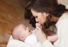 More women giving birth later in life